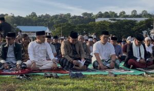 Salat Ied di Stadion Betoambari Baubau