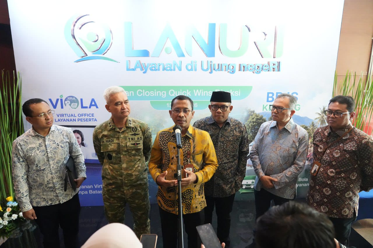 Direktur Utama BPJS Kesehatan, Prihati Pujowaskito memberikan keterangan Pers.