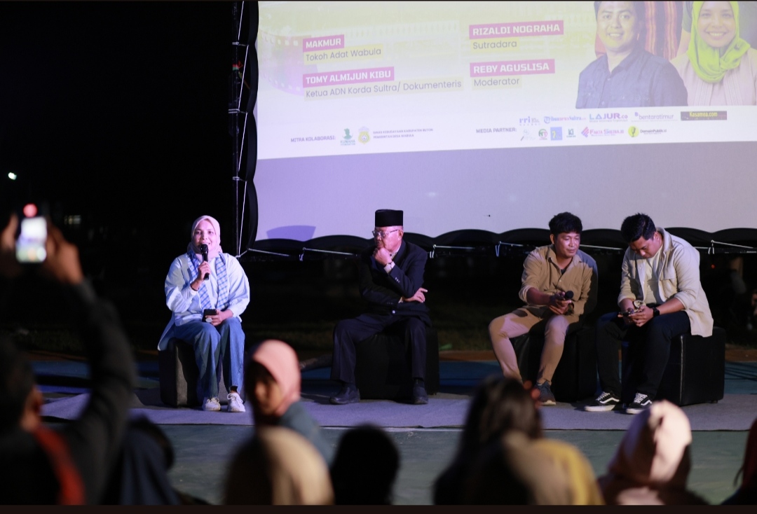 Diskusi menghadirkan Tokoh Adat Budaya Wabula juga sineas muda berlangsung interaktif