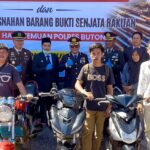 Buton, Reskrim Polres Buton mengembalikan tiga sepeda motor kepada para korban curanmor, usai upacara Hari Bhayangkara ke-80