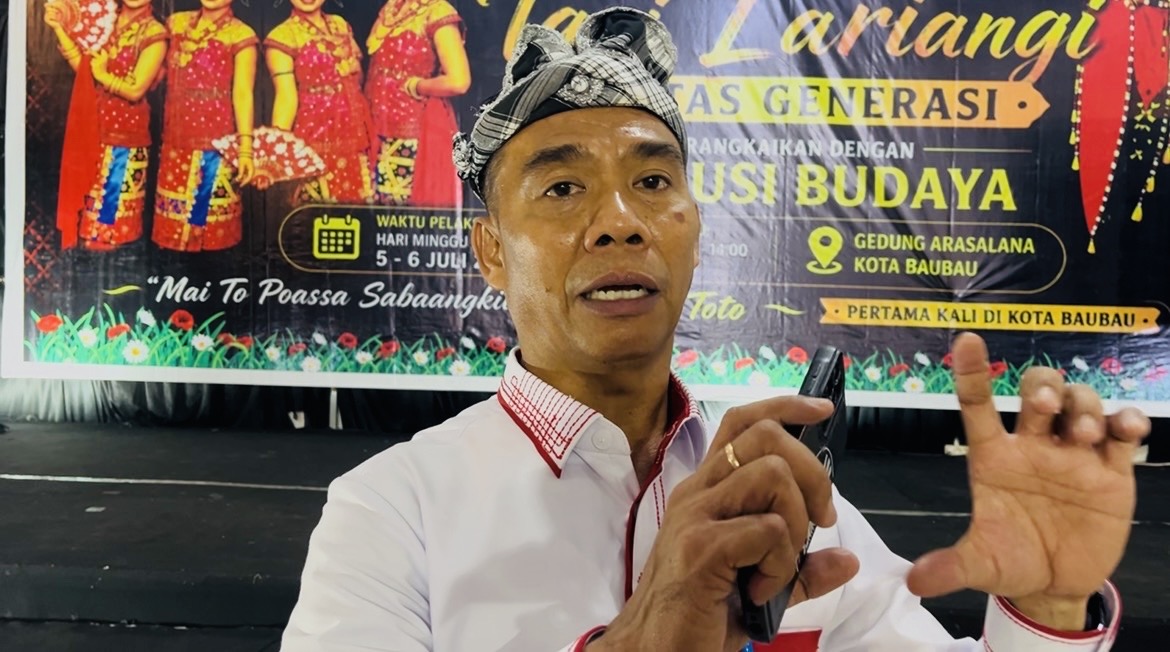 Ketua KEKAL Kota Baubau, penggagas pementasan Tari Lariangi, Dr Nadir La Djamudi