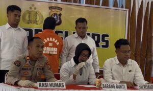 Kasi Humas Iptu Rino Asnan, KBO Narkoba Aiptu Munartin, Aipda Ardiman Penyidik.